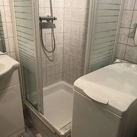 Climatise Avec Piscine, Terrasse Et Parking A 200m De La - - Fr-1-250-258